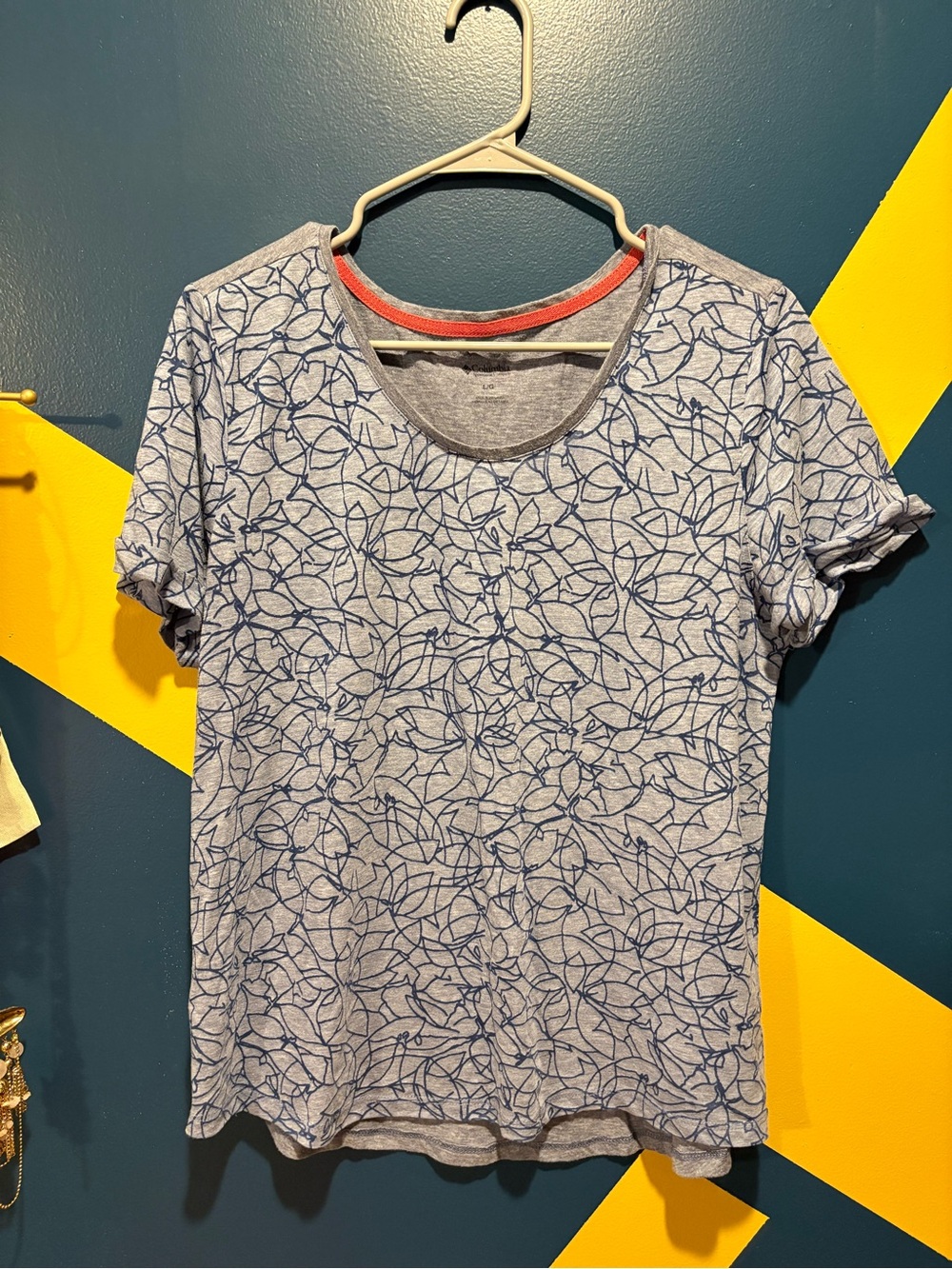 Columbia Blue Mini Scoop Neck Printed Short Sleeve T-Shirt EUC